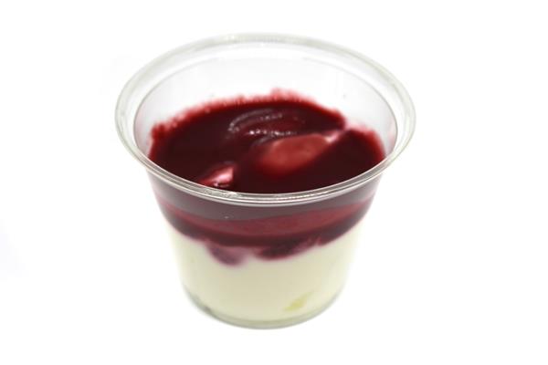 Fromage blanc au coulis de fruits rouges - Photo 1